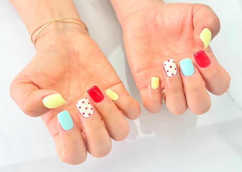 네일 아트 케어